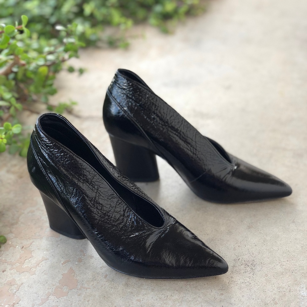 Donald J. Pliner Glenn Distressed Shine Pumps